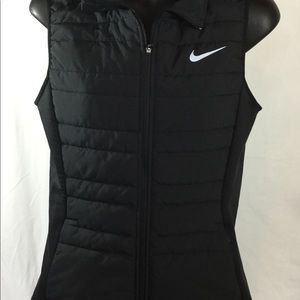 Nike Woman’s Essential Full ZIP Running Vest Black